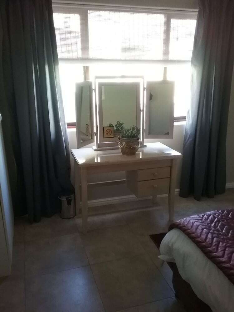 41 On Cedar Bed And Breakfast
