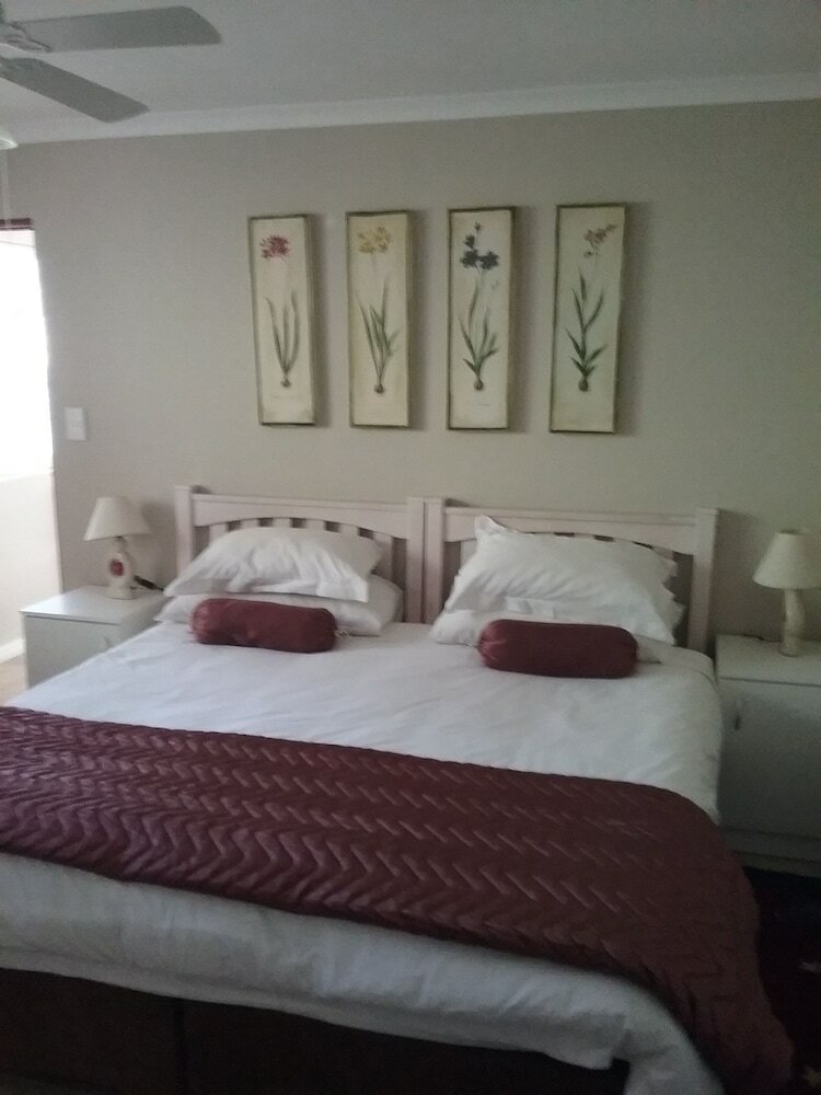 41 On Cedar Bed And Breakfast