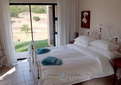 Bed & Breakfast Dream @ Dolphins