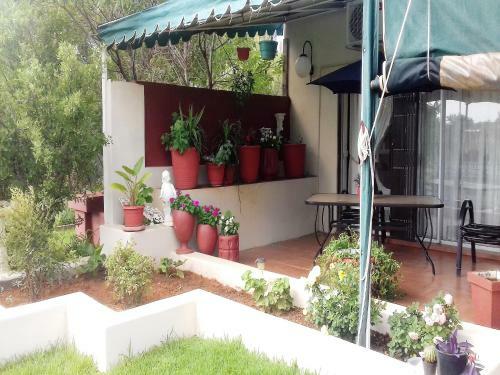 Hostal Jasmine Cottage