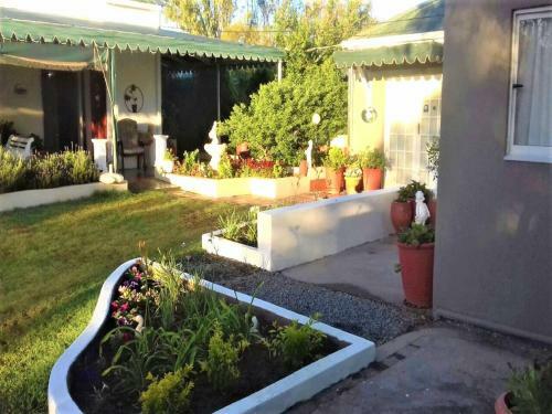 Hostal Jasmine Cottage