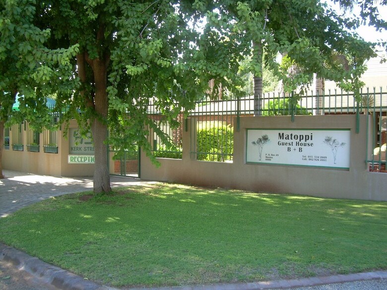 Hostal Matoppi Guest House
