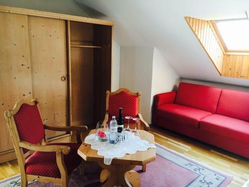 Hostal Hoefer Der Genusstreffpunkt