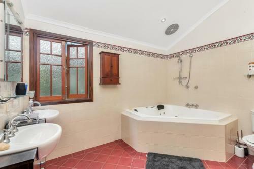 Edge Hill Holiday Home / Cairns