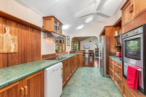 Edge Hill Holiday Home / Cairns
