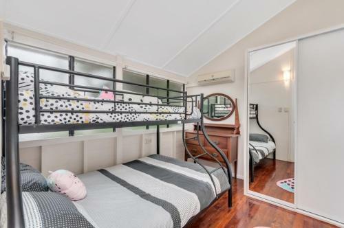 Edge Hill Holiday Home / Cairns