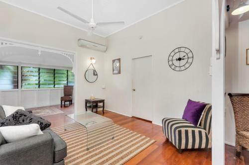 Edge Hill Holiday Home / Cairns