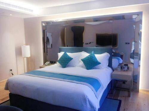 Ji Hotel Shanghai Caohejin Development Area Zhongxin Road