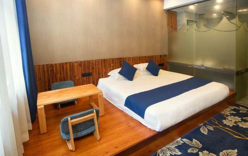 Lin Yin Holiday Hotel?pudong Airport?