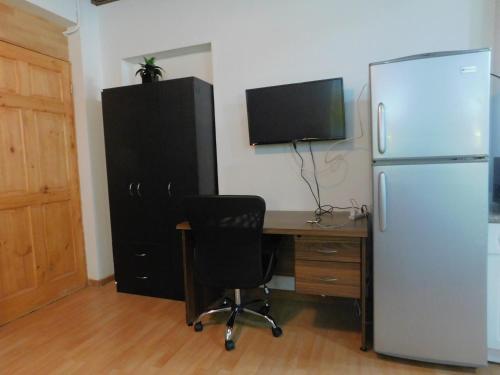 Hostal Modern Studio Loft Apt King Bed 10 Min Frm Airport