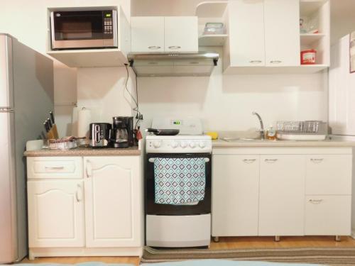 Hostal Modern Studio Loft Apt King Bed 10 Min Frm Airport