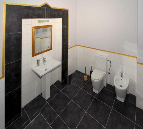 Hostal Z�mek Libou?