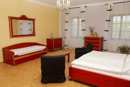 Hostal Z�mek Libou?
