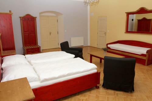 Hostal Z�mek Libou?