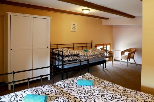 Hostal Z�mek Libou?