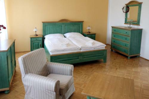 Hostal Z�mek Libou?