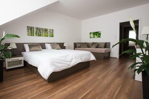 Hostal Penzion Holick� Dv?r