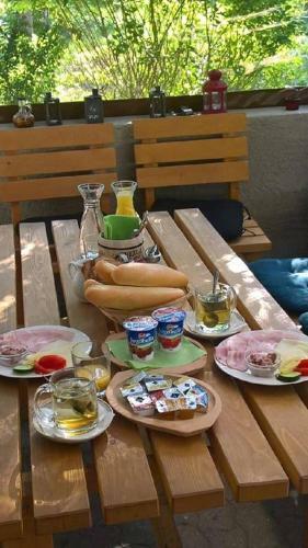 Hostal Penzion U Kostela Ml�ka