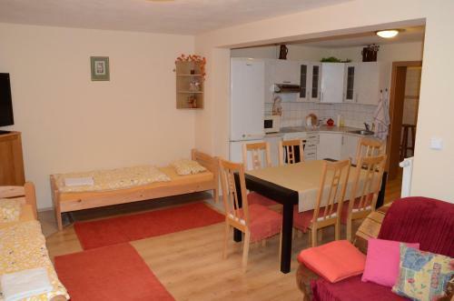 Hostal Li?k?v Ml�n