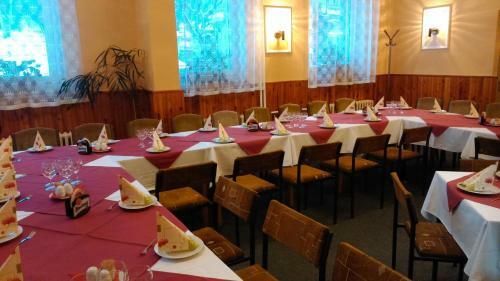 Hostal Guest House Pod Lesem Merkl�n