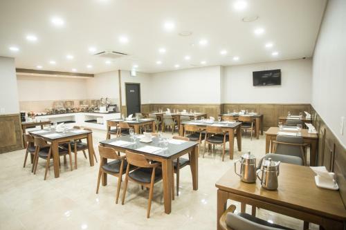 Gallery Tourist Hotel