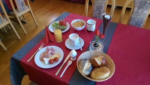 Hostal Hotel Garni Schmid