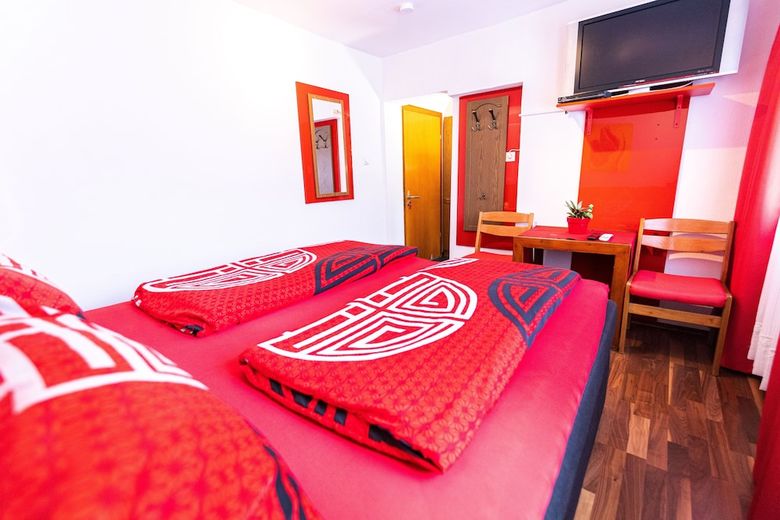 Hostal Gasthaus Tannenhof