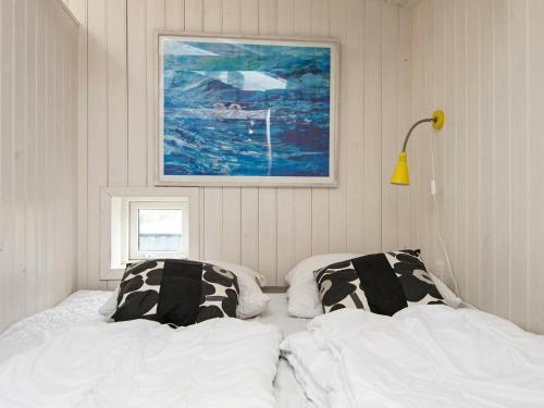 Three-bedroom Holiday Home In Bjert 6