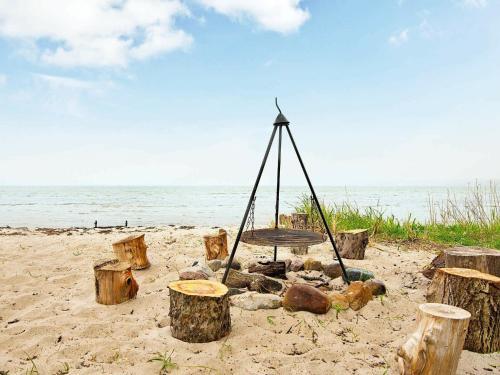 Three-bedroom Holiday Home In Bjert 6