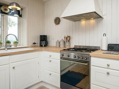 Three-bedroom Holiday Home In Bjert 6
