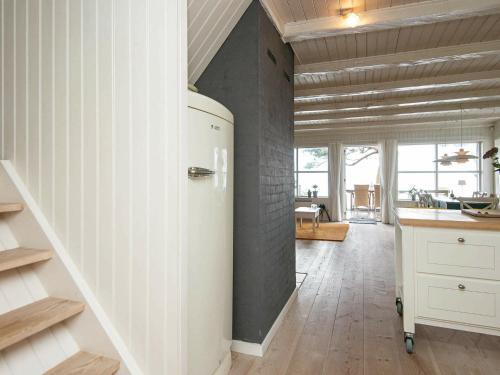 Three-bedroom Holiday Home In Bjert 6