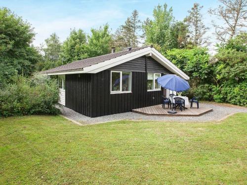 Five-bedroom Holiday Home In Juelsminde 1