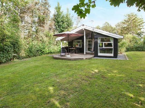 Five-bedroom Holiday Home In Juelsminde 1