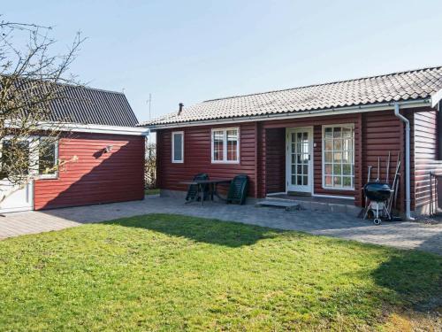 One-bedroom Holiday Home In Bjert 2