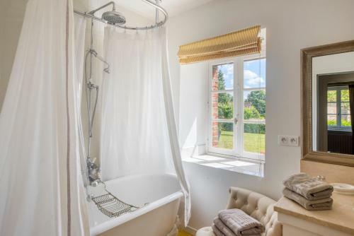 Les Herards Villa Sleeps 6 Pool Wifi