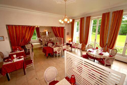 Hotel Logis Hostellerie Le Chatel Nangis