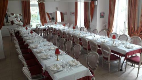 Hotel Logis Hostellerie Le Chatel Nangis