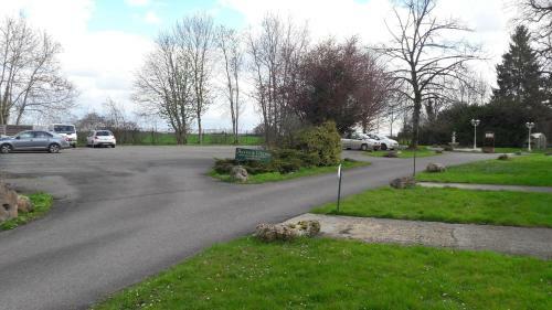 Hotel Logis Hostellerie Le Chatel Nangis