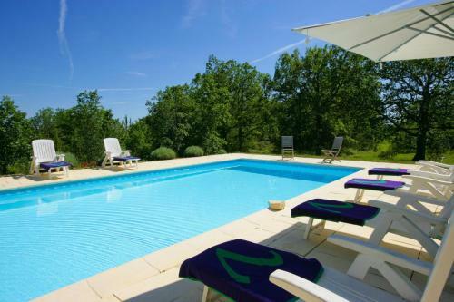 Mongoujou Villa Sleeps 8 Pool