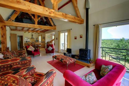 Mongoujou Villa Sleeps 8 Pool