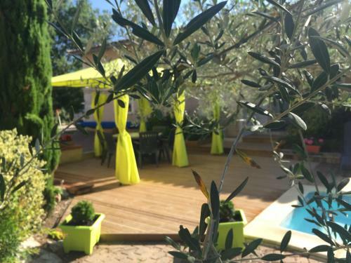 Hostal Maison D'h�tes Les Boulb�nes