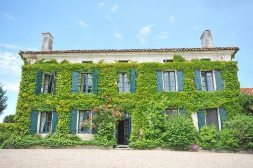 Le Merisier, Manoir de Longeveau