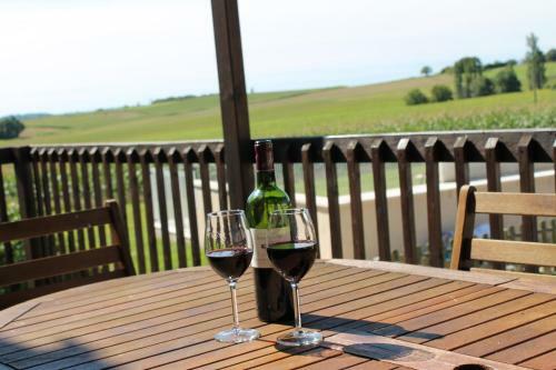 La Vieille Grange, Manoir de Longeveau