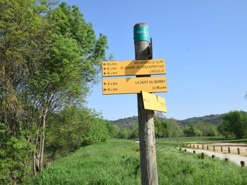Cozy Holiday Home In Montclus With River Nearby