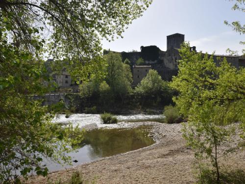 Cozy Holiday Home In Montclus With River Nearby