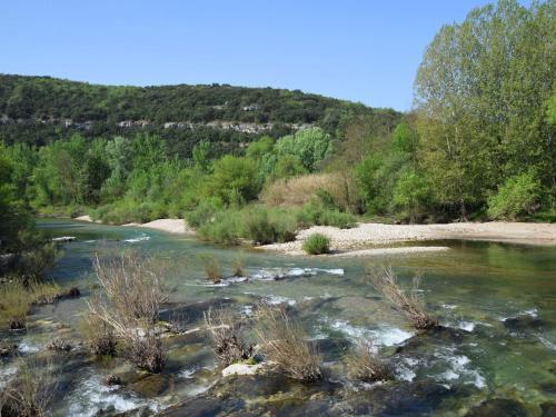 Cozy Holiday Home In Montclus With River Nearby