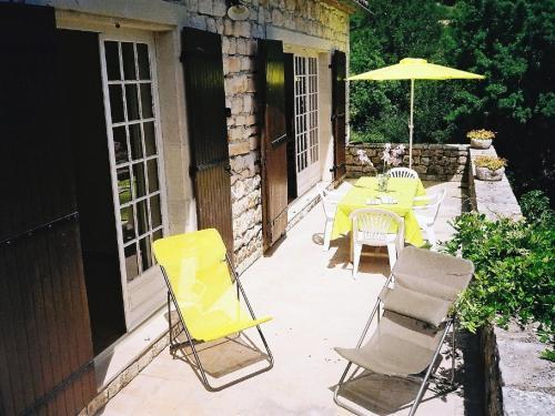 Cozy Holiday Home In Montclus With River Nearby