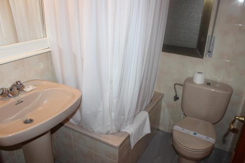 Hostal Los Ma�os