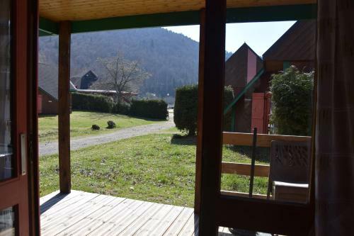 Camping Domaine Du Lac Chambon