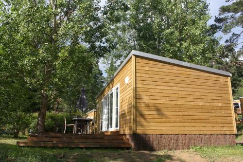 Camping Domaine Du Lac Chambon